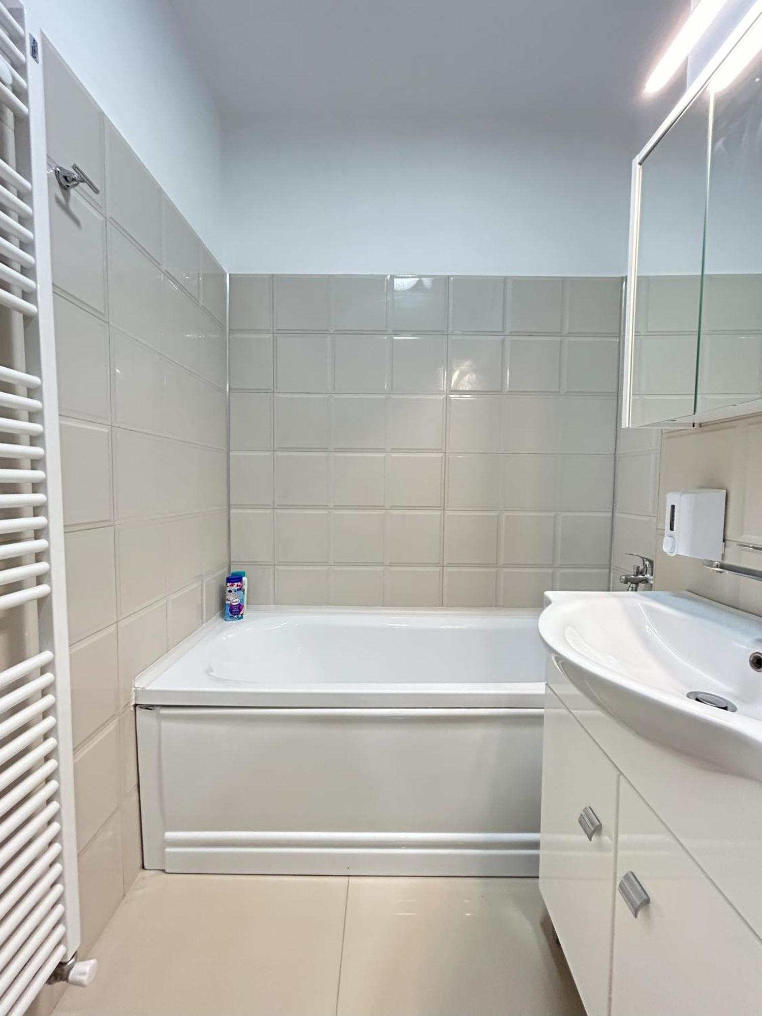 ブカレストUrban Retreat With Balcony At Exigent Plaza - 06アパートメント エクステリア 写真